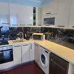 на център Apartmán *